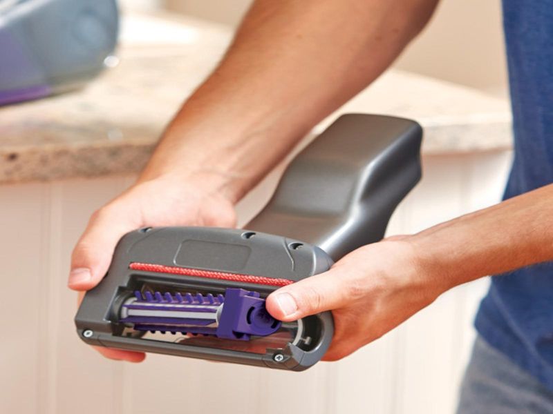 ASPIRADORA DE MANO BLACK DECKER INALAMBRICA PARA MASCOTAS 2 VELOCIDADES RECARGABLE GRIS-PURPURA