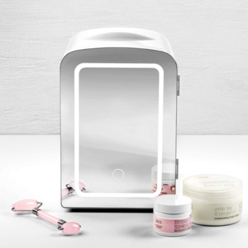 MINI REFRI CHEFMAN PORTATIL 4LTS PUERTA CON ESPEJO Y LUZ LED AJUSTE FRIO-CALIENTE BLANCA